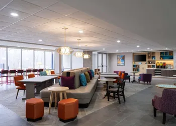 Home2 Suites By Hilton Brownsburg hotel thumbnail 2