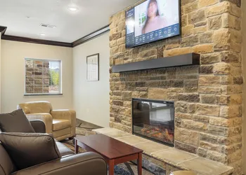 Cobblestone Hotel & Suites - Alpine hotel thumbnail 3