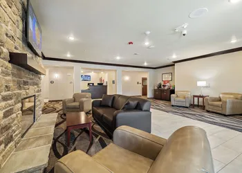 Cobblestone Hotel & Suites - Alpine hotel thumbnail 4