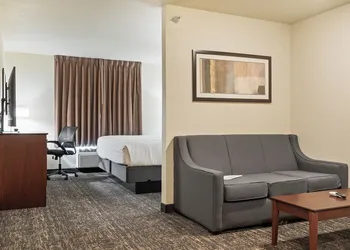 Cobblestone Hotel & Suites - Alpine hotel thumbnail 8