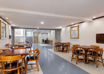Howard Johnson by Wyndham Toluca hotel thumbnail 3