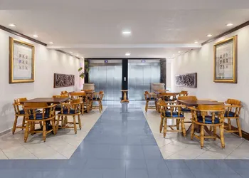 Howard Johnson by Wyndham Toluca hotel thumbnail 4