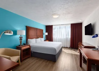 Howard Johnson by Wyndham Toluca hotel thumbnail 8