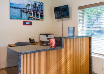 Seaside Villas hotel thumbnail 2