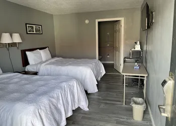 Covered Bridge Inn & Suites hotel thumbnail 5
