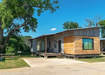 Camp Fimfo Waco hotel thumbnail 3