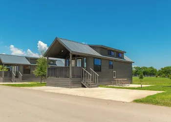 Camp Fimfo Waco hotel thumbnail 4