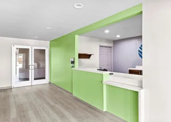 Woodspring Suites South Houston Hobby hotel thumbnail 2