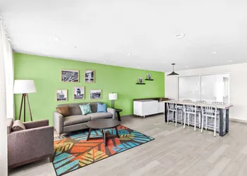 Woodspring Suites South Houston Hobby hotel thumbnail 4
