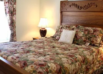 Greenwood Manor Inn hotel thumbnail 4