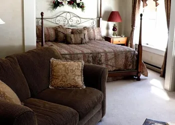 Greenwood Manor Inn hotel thumbnail 8