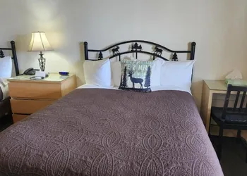Antlers Inn hotel thumbnail 7