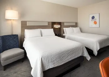 Holiday Inn Express & Suites Fresno Airport by IHG hotel thumbnail 4
