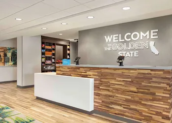 Hampton Inn & Suites Oroville hotel thumbnail 4