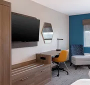 Holiday Inn Express and Suites Alton St Louis Area by IHG hotel detail image 7