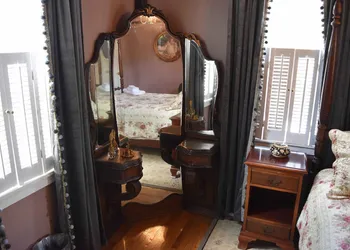 Silsbee's by Daniels House hotel thumbnail 2