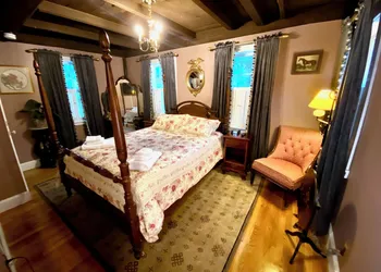 Silsbee's by Daniels House hotel thumbnail 6