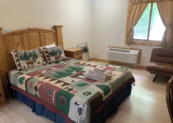 Benzonia Rustic Resort hotel thumbnail 5