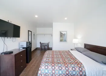 Signal Hill Motel hotel thumbnail 2