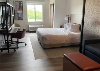 Everhome Suites Lexington - Horse Park hotel thumbnail 5