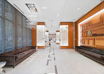 Luxury Suite by CN Tower & Free Parking hotel thumbnail 3