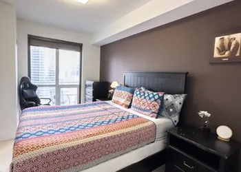 Luxury Suite by CN Tower & Free Parking hotel thumbnail 8