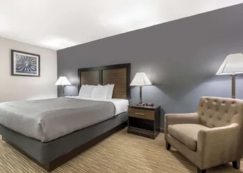 Suburban Studios Gainesville hotel thumbnail 7