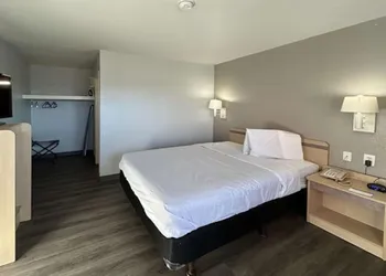 Studio 6 Lubbock, Tx hotel thumbnail 5
