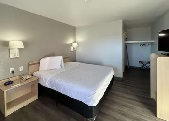 Studio 6 Lubbock, Tx hotel thumbnail 7
