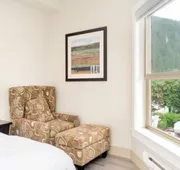 Harrison Hot Springs hotel detail image 4