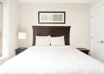 Harrison Hot Springs hotel thumbnail 6