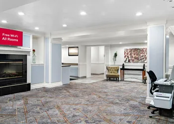 HomeTowne Studios by Red Roof Auburn Hills hotel thumbnail 8
