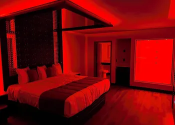 Imperial Suites hotel thumbnail 7