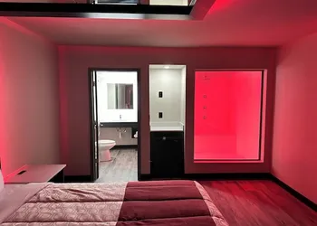 Imperial Suites hotel thumbnail 8