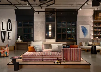 Moxy St. Petersburg Downtown hotel thumbnail 2