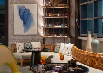 Moxy St. Petersburg Downtown hotel thumbnail 4