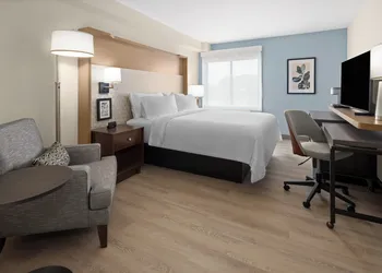 Holiday Inn Hotel and Suites Richmond West End by IHG hotel thumbnail 3