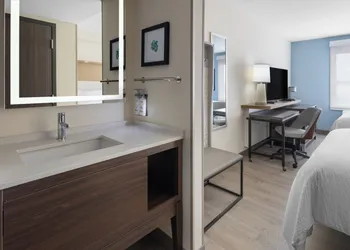 Holiday Inn Hotel and Suites Richmond West End by IHG hotel thumbnail 4