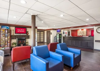 HomeTowne Studios by Red Roof Lancaster hotel thumbnail 2