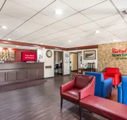 HomeTowne Studios by Red Roof Lancaster hotel detail image 5