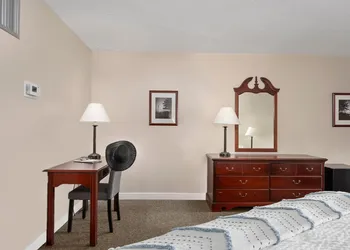 Fantastic Suite With King Bed and Beautiful Bay View! hotel thumbnail 2