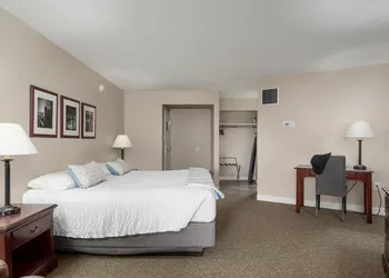 Fantastic Suite With King Bed and Beautiful Bay View! hotel thumbnail 3
