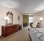 Fantastic Suite With King Bed and Beautiful Bay View! hotel detail image 4