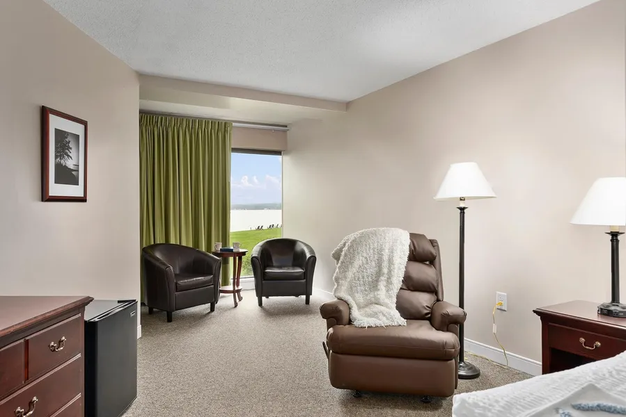 Fantastic Suite With King Bed and Beautiful Bay View! hotel detail image 6