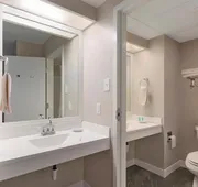 Fantastic Suite With King Bed and Beautiful Bay View! hotel detail image 7