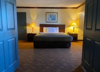 Dominion Inn & Suites hotel thumbnail 3