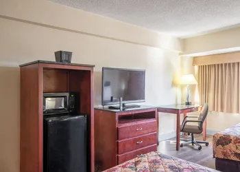 Dominion Inn & Suites hotel thumbnail 8