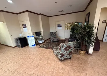 Days Inn by Wyndham Navasota hotel thumbnail 2