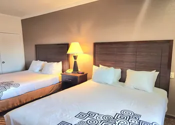 Days Inn by Wyndham Navasota hotel thumbnail 6