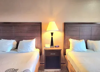 Days Inn by Wyndham Navasota hotel thumbnail 7